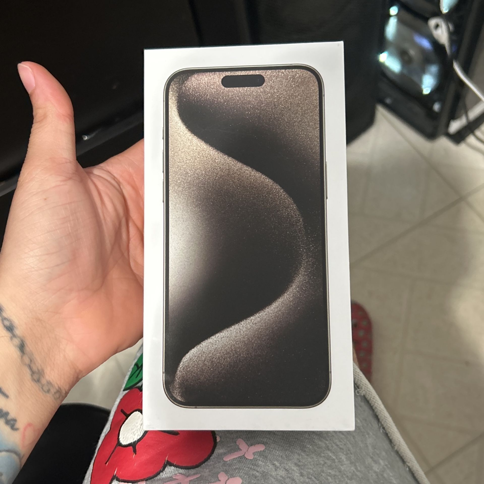 iPhone 15 Pro Max Natural Titanium 1TB