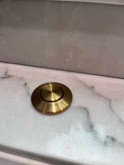 Delta Air Switch with Dual Outlet - Brushed Gold