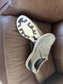 10-1/2 Skechers slip in-Never worn