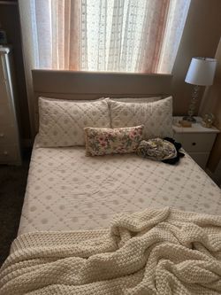 Bed frame size Full