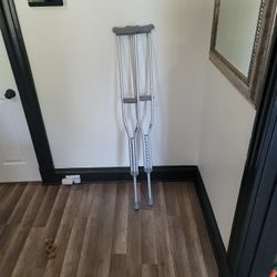 Crutches 