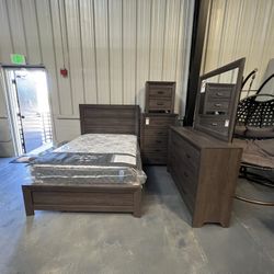 4pc Full Size Bed Set
