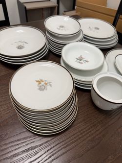 ROYAL SERIES YAMATO FINE CHINA JAPAN PLATES