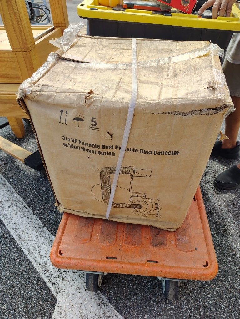 BRAND NEW (NIB) 3/4 HP Portable Dust Collector w/ Wall Mount Option