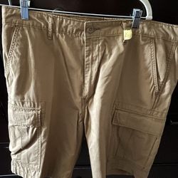 Levi’s Khaki Cargo Shorts Sz 36