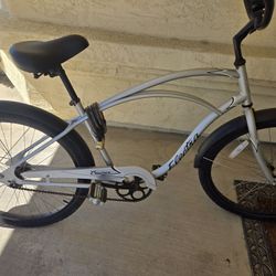 Electra Cruiser man's bike