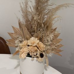 Dry Flower Arrangement With Vase