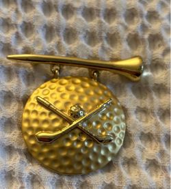 great Mother’s Day gift Over 100 brooches some new some vintage great Mother’s Day gift