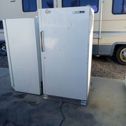 Imperial Upright Standing Freezer for Sale in Bullhead City, AZ - OfferUp
