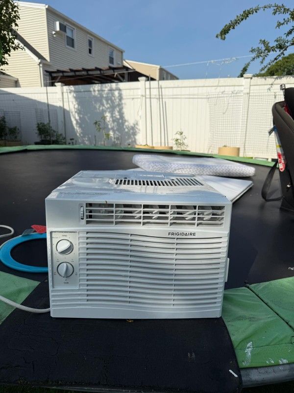 Frigidaire 5k BTU Air Conditioner