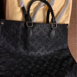 1:1 Black OnTheGo Tote 