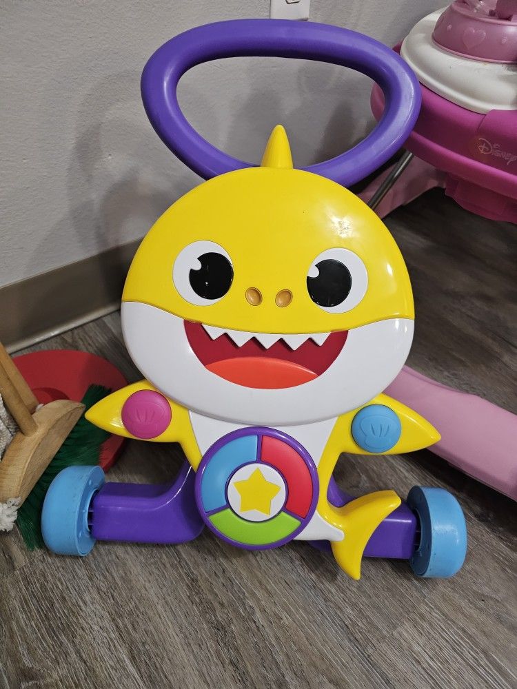 Baby Shark Walkimg Toy