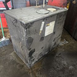 150 Gallon Oil Tank- Used With Pump
