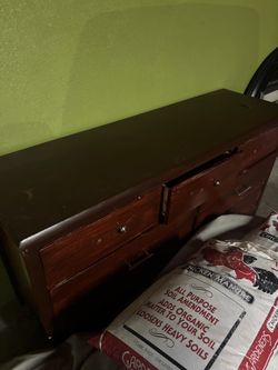Dresser