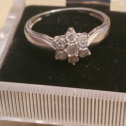 10k White Gold Ring 