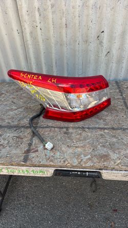 2013 2014 2015 NISSAN SENTRA OEM Driver Left Side Taillight Lamp Assembly OEM used