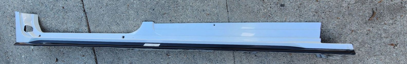 2021 2022 2023 2024 2025 2026 TOYOTA SIENNA RIGHT PASSENGER ROCKER PANEL MOLDING SKIRT