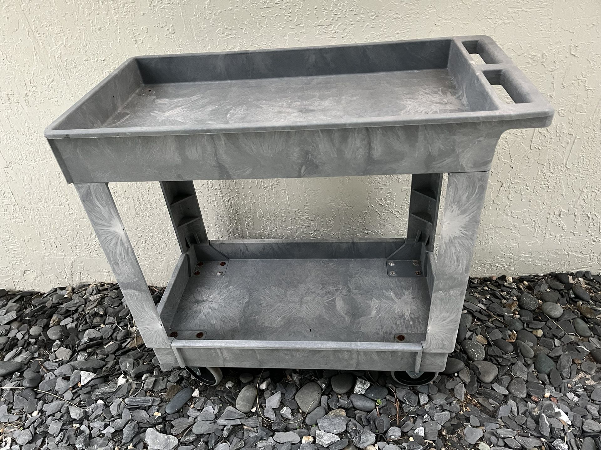 RUBBERMAID 4500 Gray Rolling Utility Cart 16 x 30 for Sale in Boca Raton,  FL - OfferUp