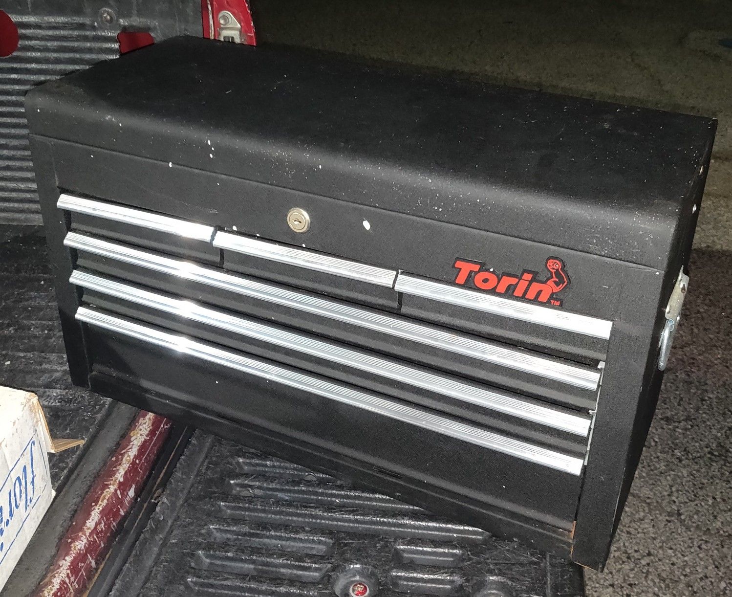 TORIN TOOL BOX