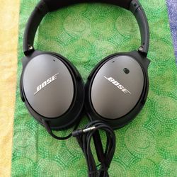 BOSE HEADPHONES STEREOS NOISE CANCELLING WIRED