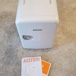 4 Liter Mini Fridge 