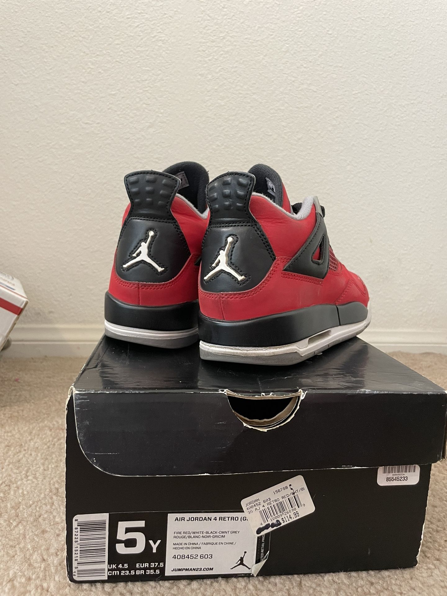Jordan 4 Toro Bravo size 5Y