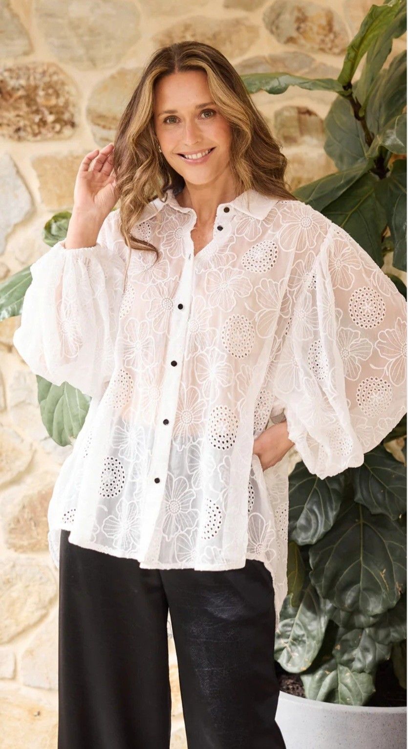 NWT Brave & True "EDEN" White Floral Eyelet Women's Top BT25077-1