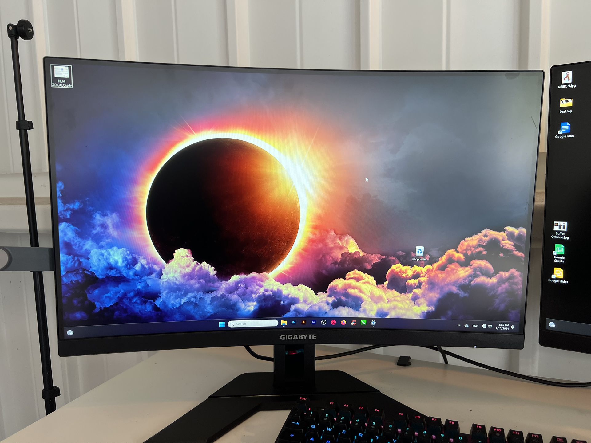 Curved Gaming monitor 27” GIGABYTE