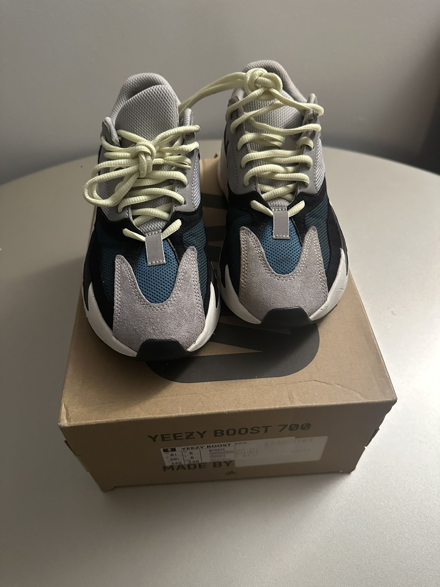 Yeezy Boost 700