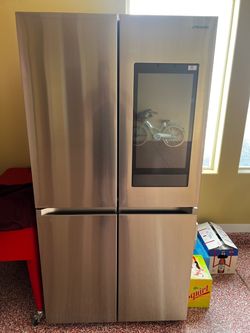 Samsung 4-Door French Door Refrigerator with Family Hub