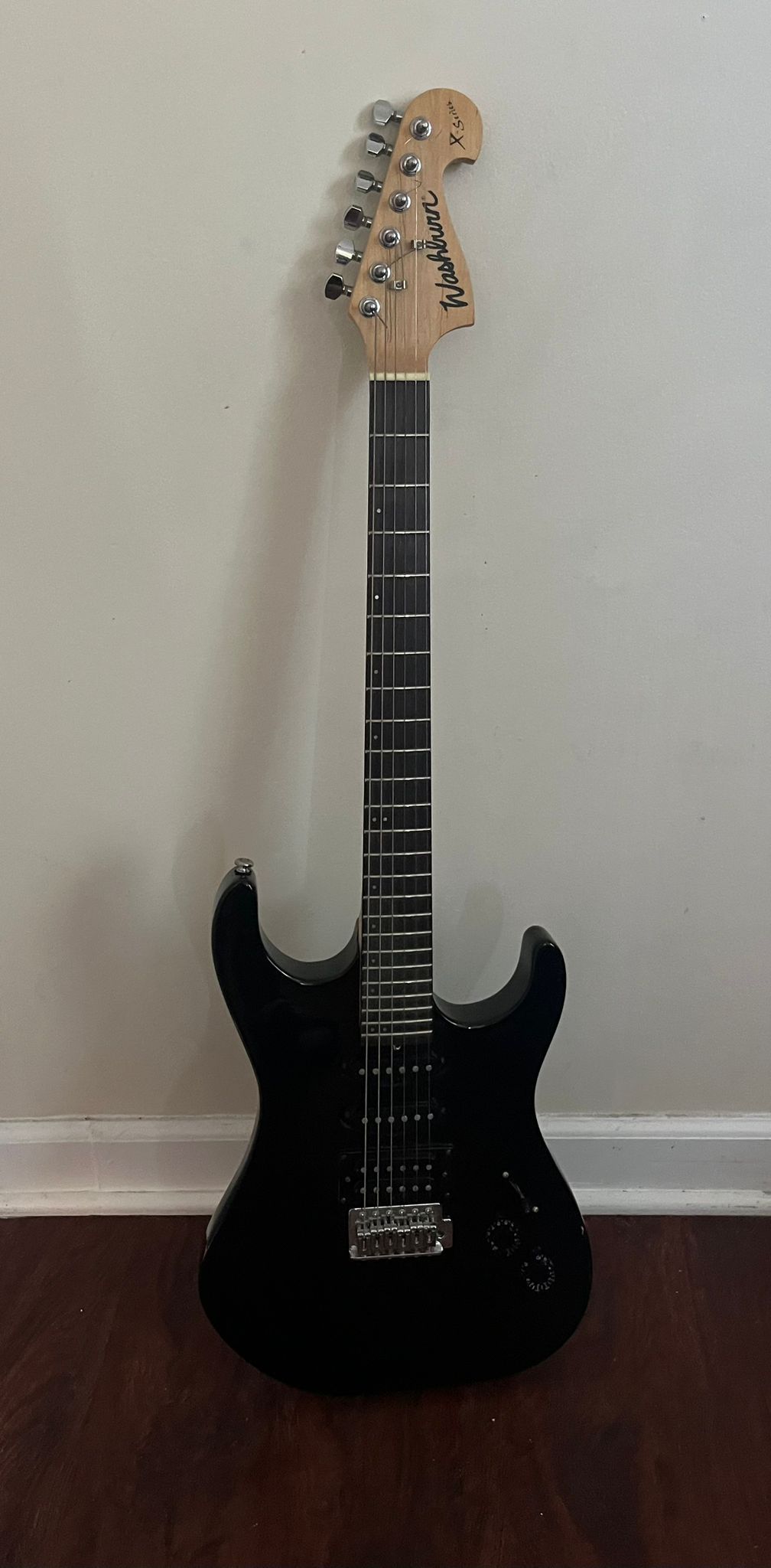 Washburn X Series Electric Guitar for Sale in Edison, NJ - OfferUp