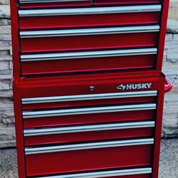 Husky Tool Storage 27 in. W x 18 in. D Standard Duty Red Rolling Tool Chest Combo has minor scratches and a dent