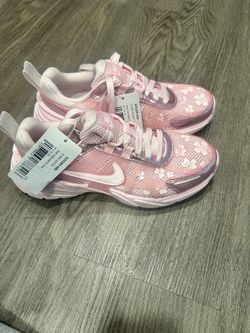 W NIKE V2K RUN pink foam arctic pink