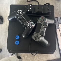 Working PS4 With 2 Controllers And A Charger