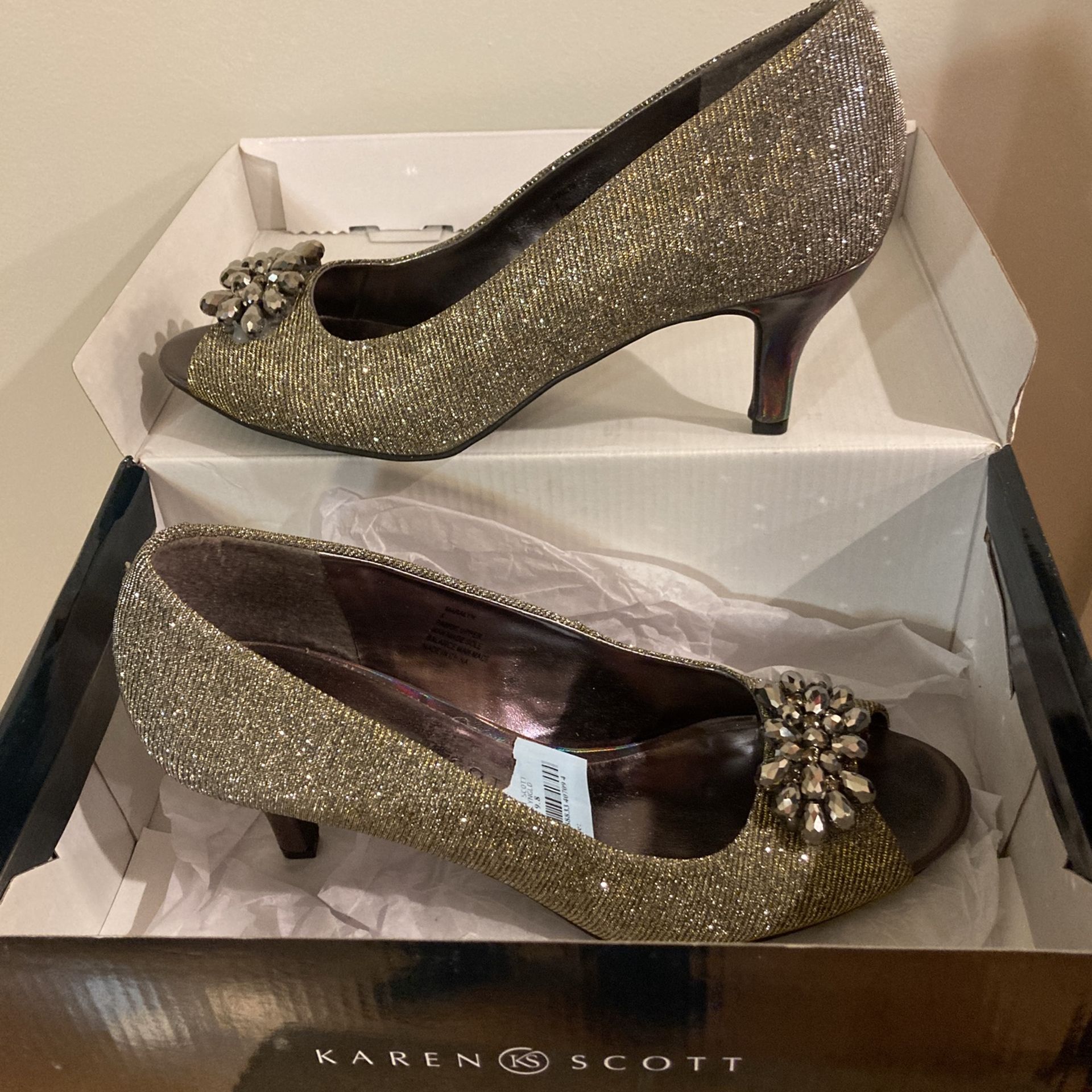 Karen Scott Size 8 Pumps