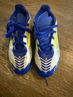 Boys cleats