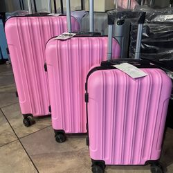 🎀 Bright Pink 3-Piece Luggage Set – Travel in Style & Confidence! 📍 Pickup: S. Durango & 215 near IKEA 💵 Complete Set: 20”, 24”, 28” – $90 Firm (Av