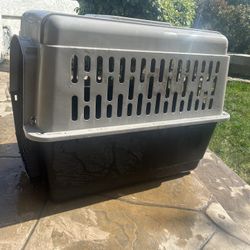 Extra Large Dog Kennel 36 in Long 28 in tall and 25 wide