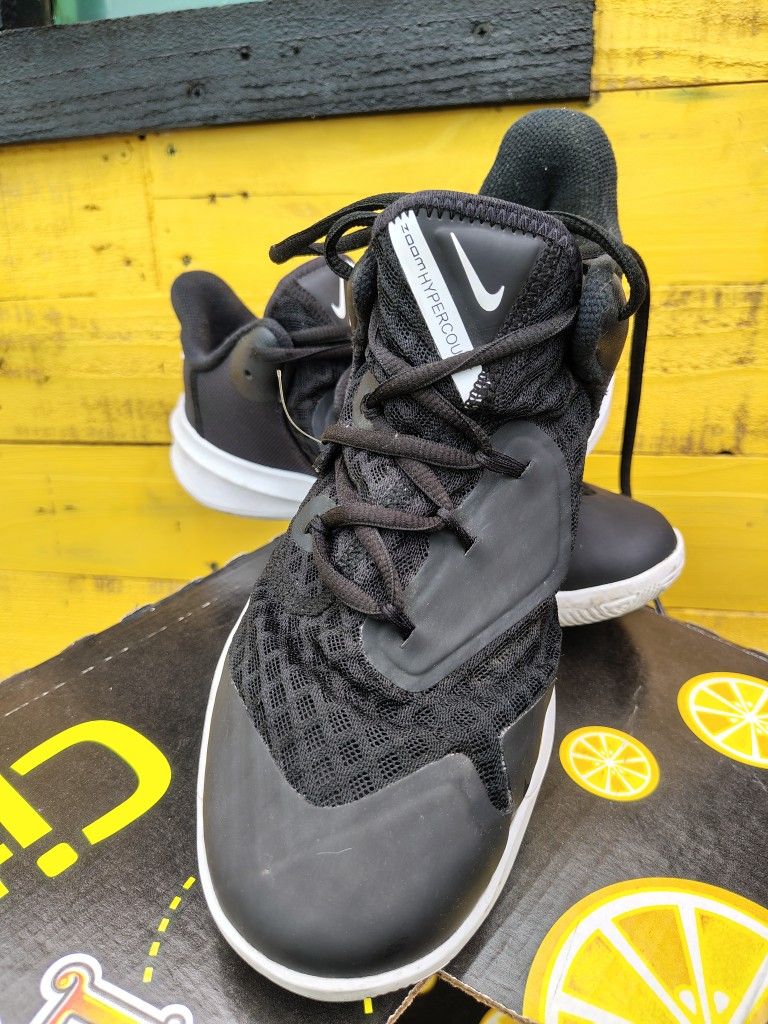 Nike Zoom Hyperspeed Court