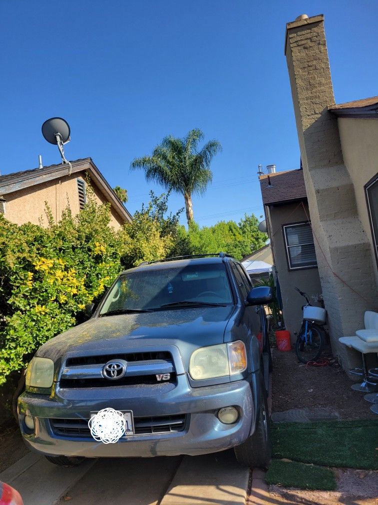 2005 Toyota Sequoia