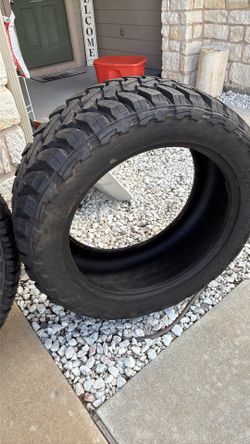 24 inches wheels  8 lugs  (