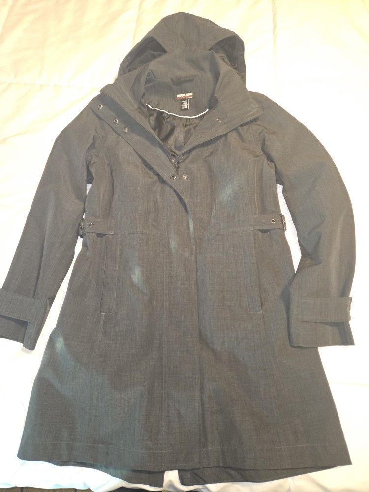 Women's Size Small Kirkland Raincoat/ Jacket. Like New.