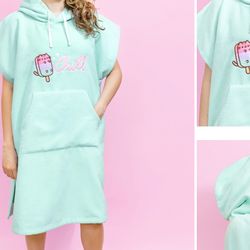 Pusheen Beach Towel Poncho Summer 2023 Pusheen Box Exclusve