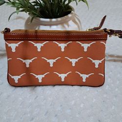 Dooney Bourke Women Wallet  