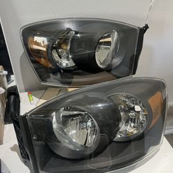 06-08 Ram 1500/2500/3500 Headlights 