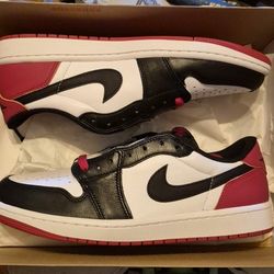 Jordan 1 Low "Black Toe"