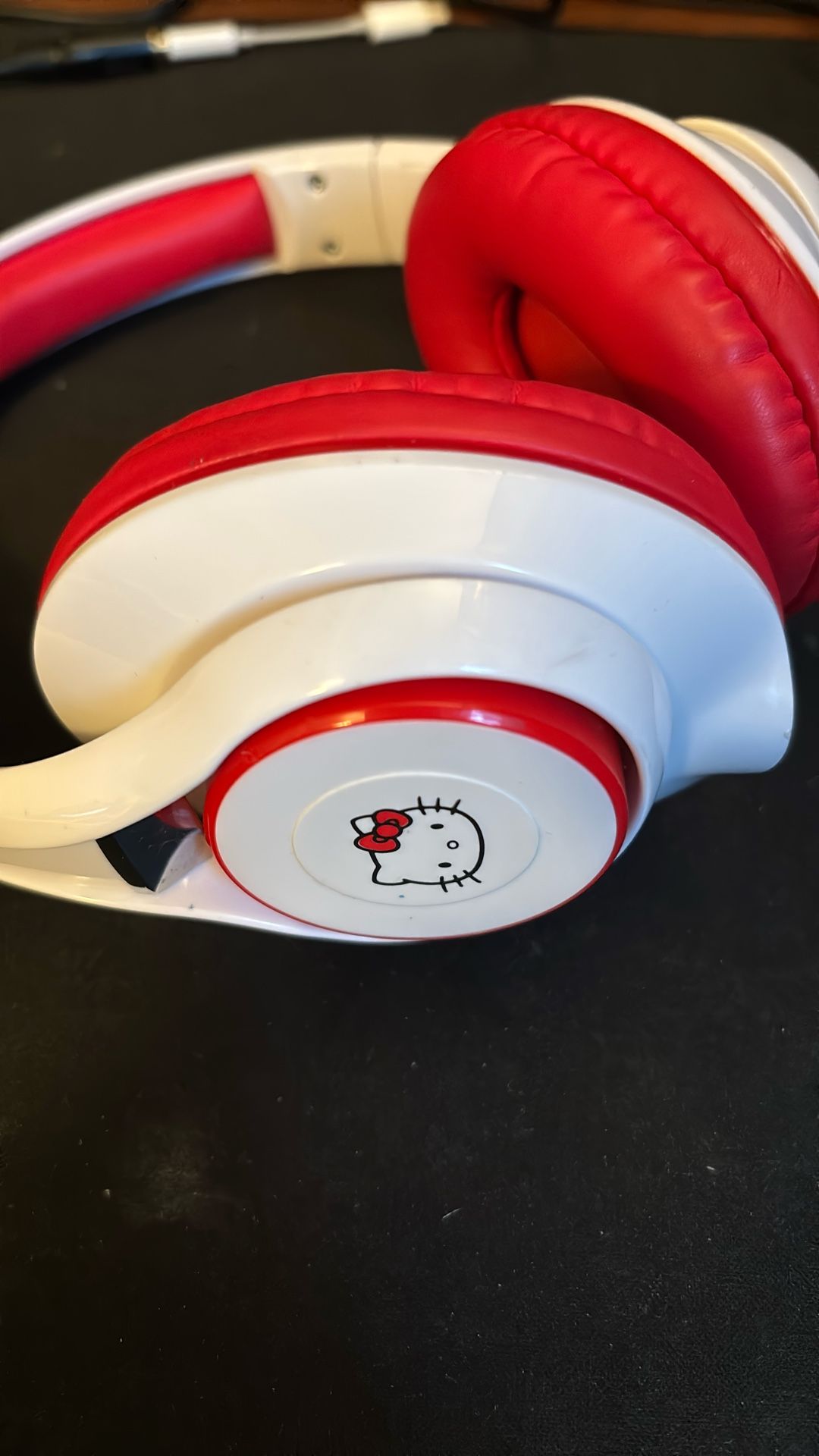 iHome Hello Kitty Bluetooth Headphones 