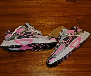 Women's Nike Sneakers (No Box)