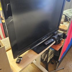 Panasonic 37" NON SMART working TV
