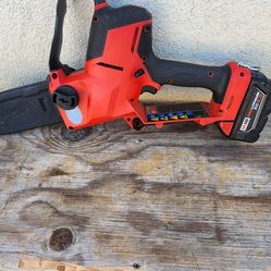 Milwaukee motosierra herramienta y bateria 5ah